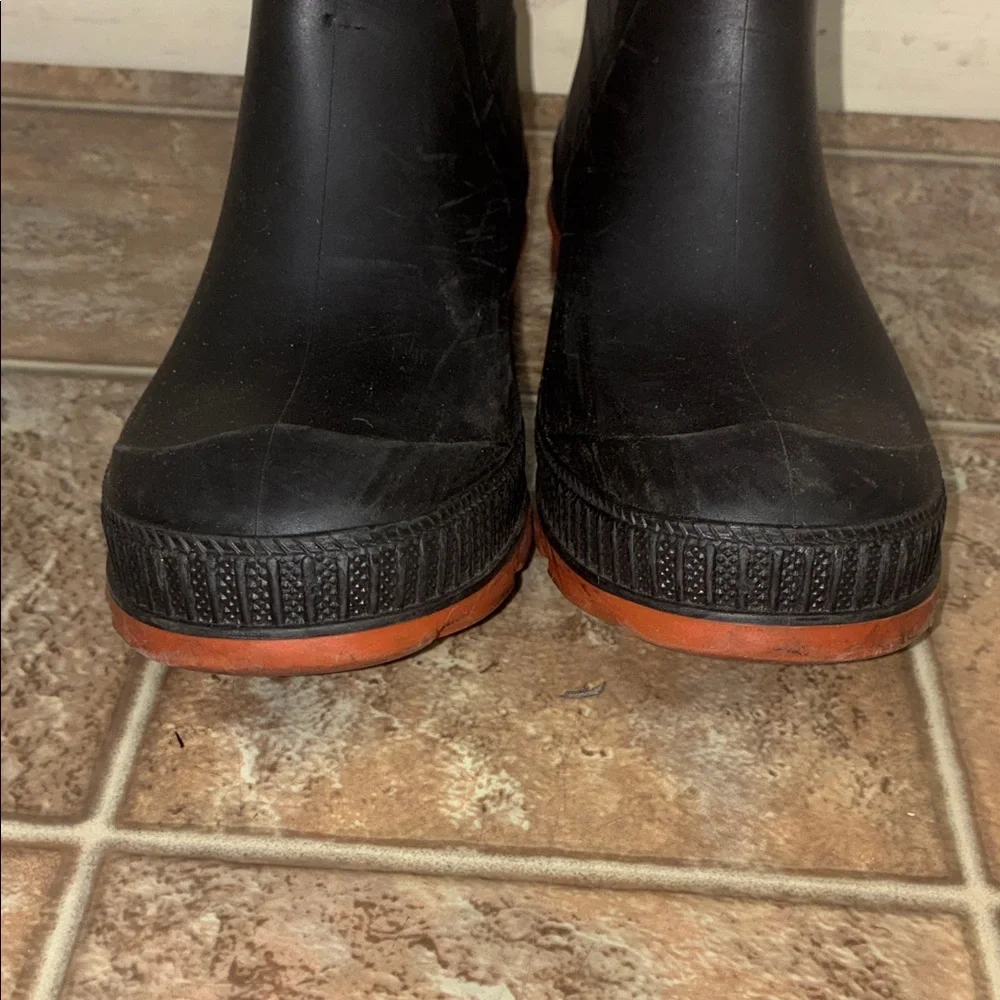 Boys Black Rubber Rain Boots with Brown Soles 2